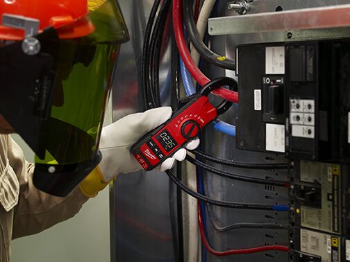 Milwaukee Clamp Meter 3 Milwaukee Clamp Meter - Image 3