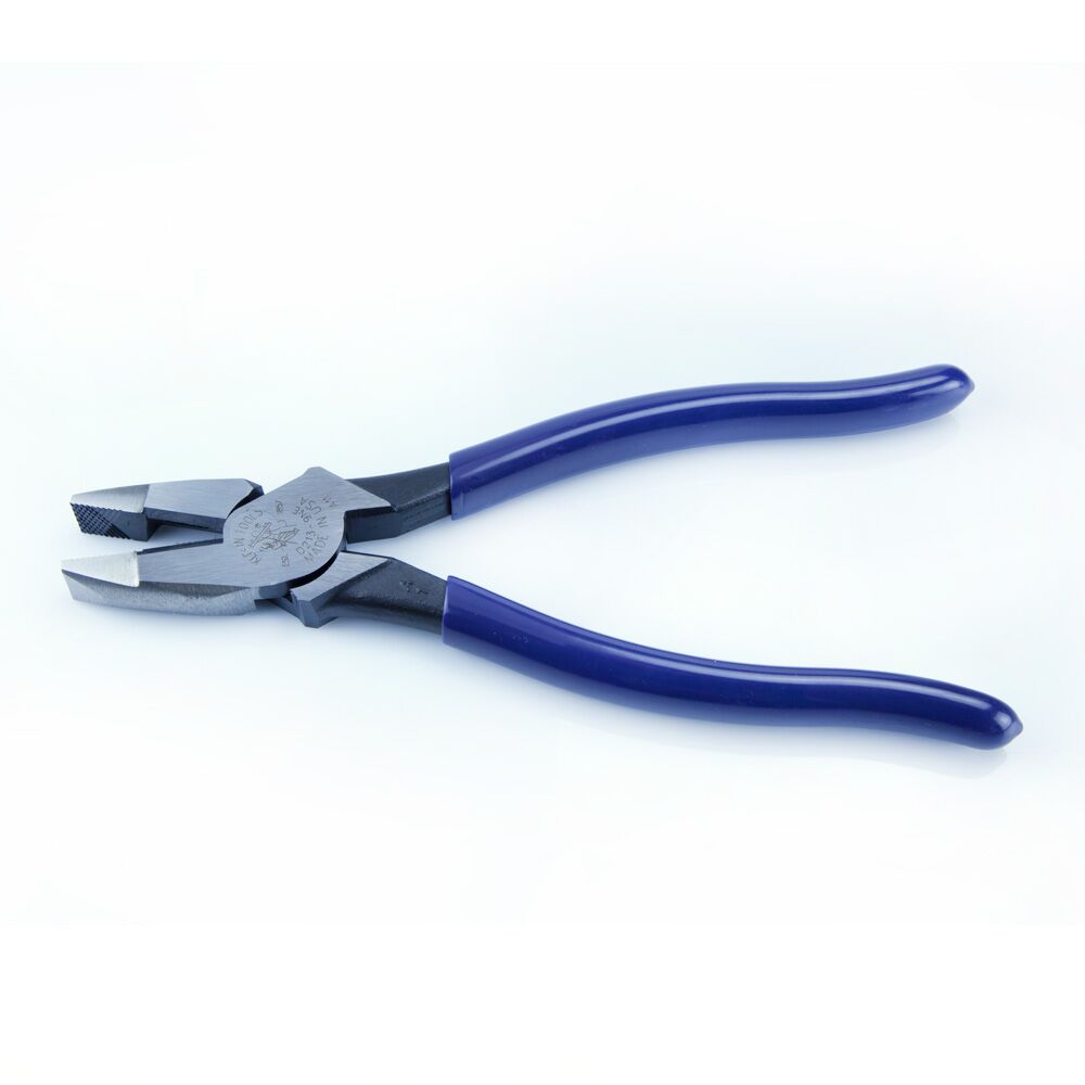 KLEIN TOOLS Lineman's Pliers, New England Nose, 9-Inch 3 KLEIN TOOLS Lineman's Pliers, New England Nose, 9-Inch - Image 3